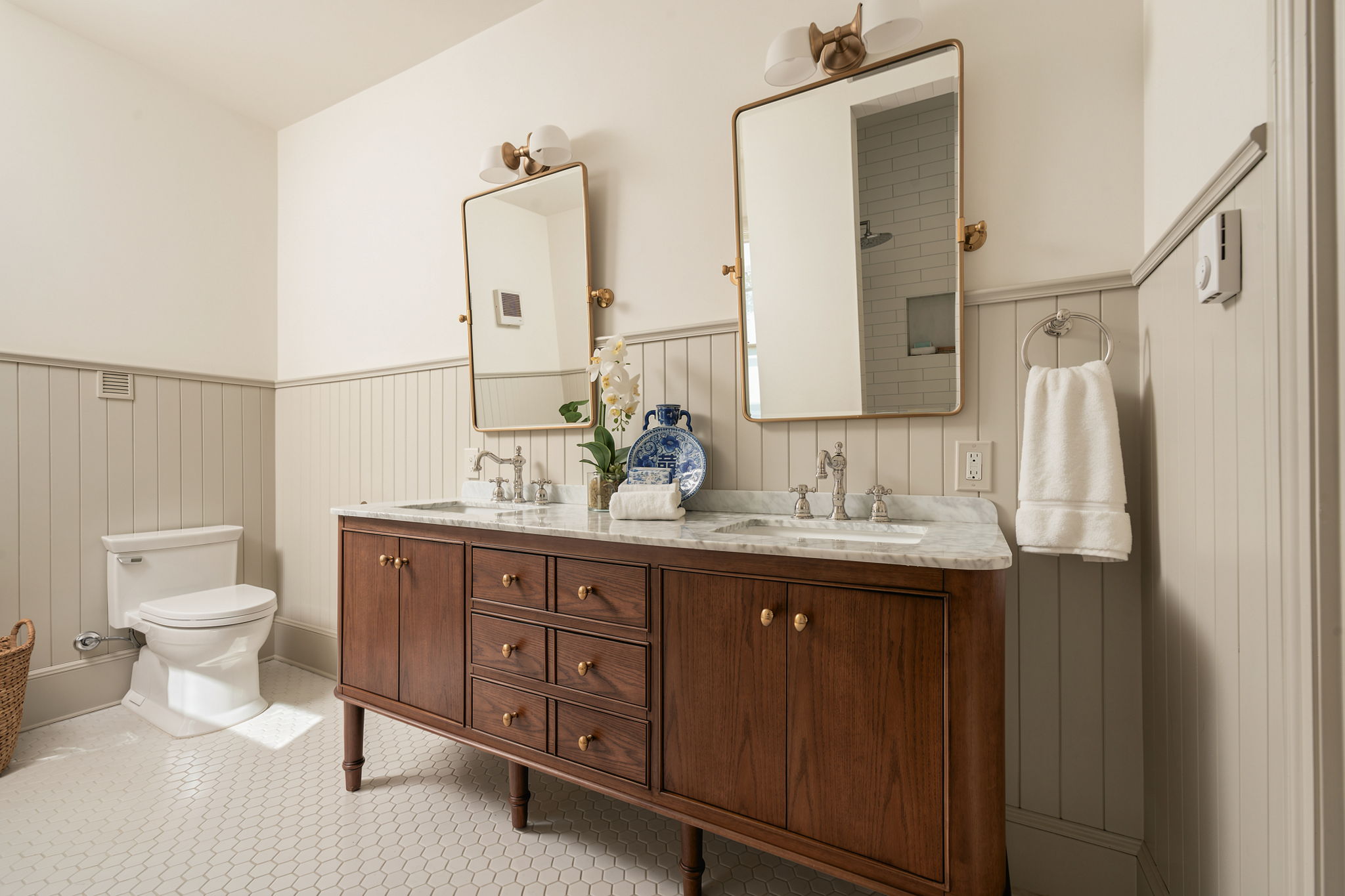 Vintage-inspired bathroom